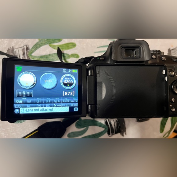 Nikon D5200 DSLR CAMERA CHEAP KIT - Picture 4 of 12